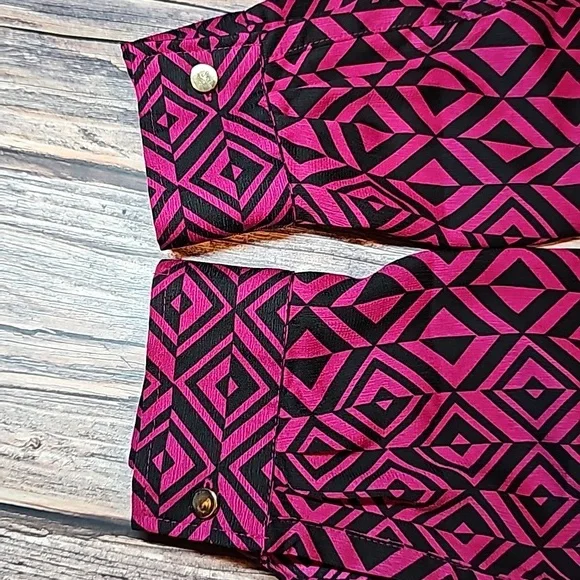 NEW DANA BUCHMAN CRANBERRY & BLACK LONG ROLL TAB SLEEVE BUTTON UP BLOUSE - Picture 12 of 16